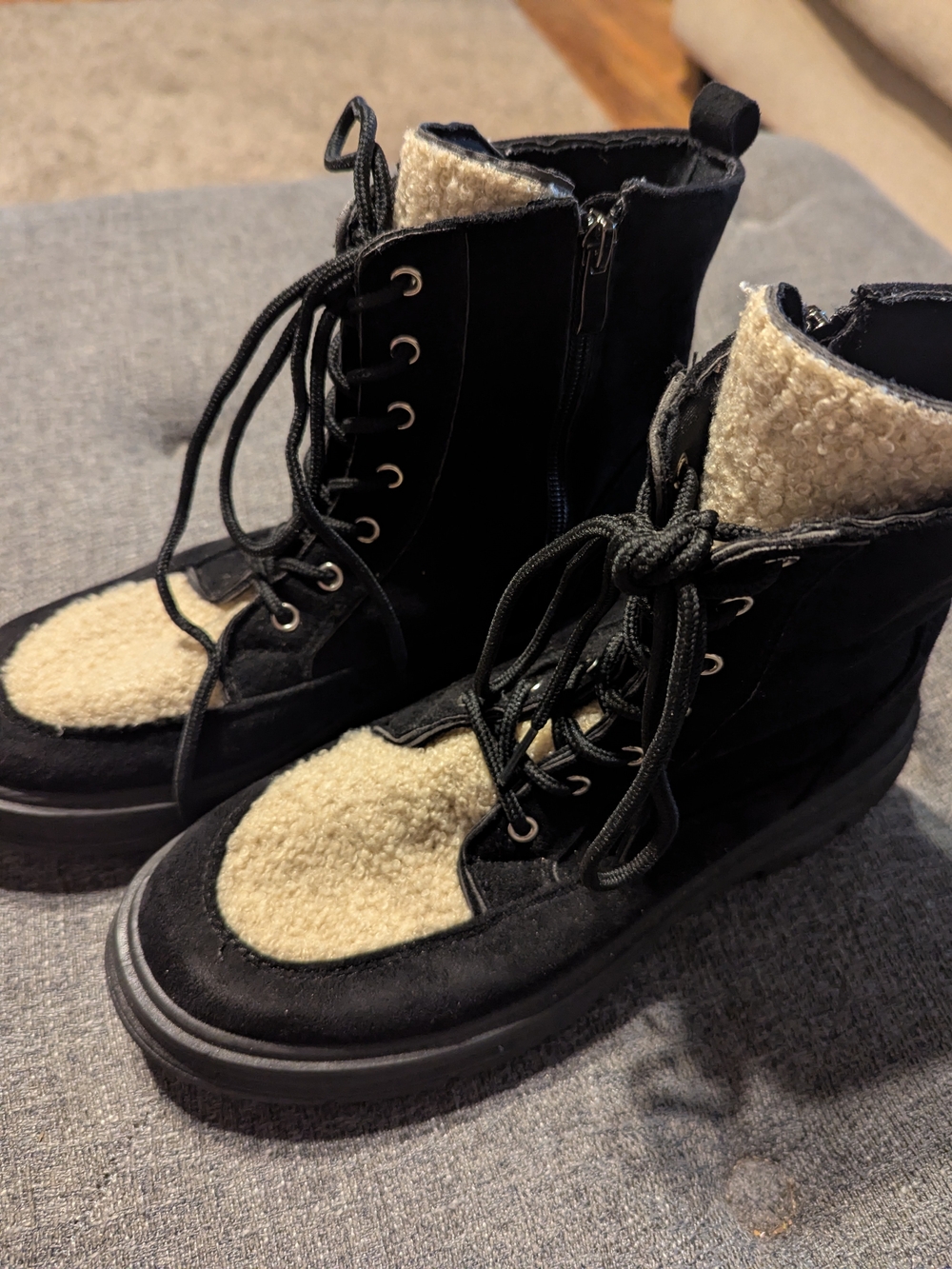 Yoki Black Suede Lace-Up Boots with Cream Sherpa Panels
